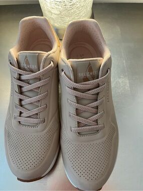 Skechers Women’s Pink Casual Lace-Up Sneakers